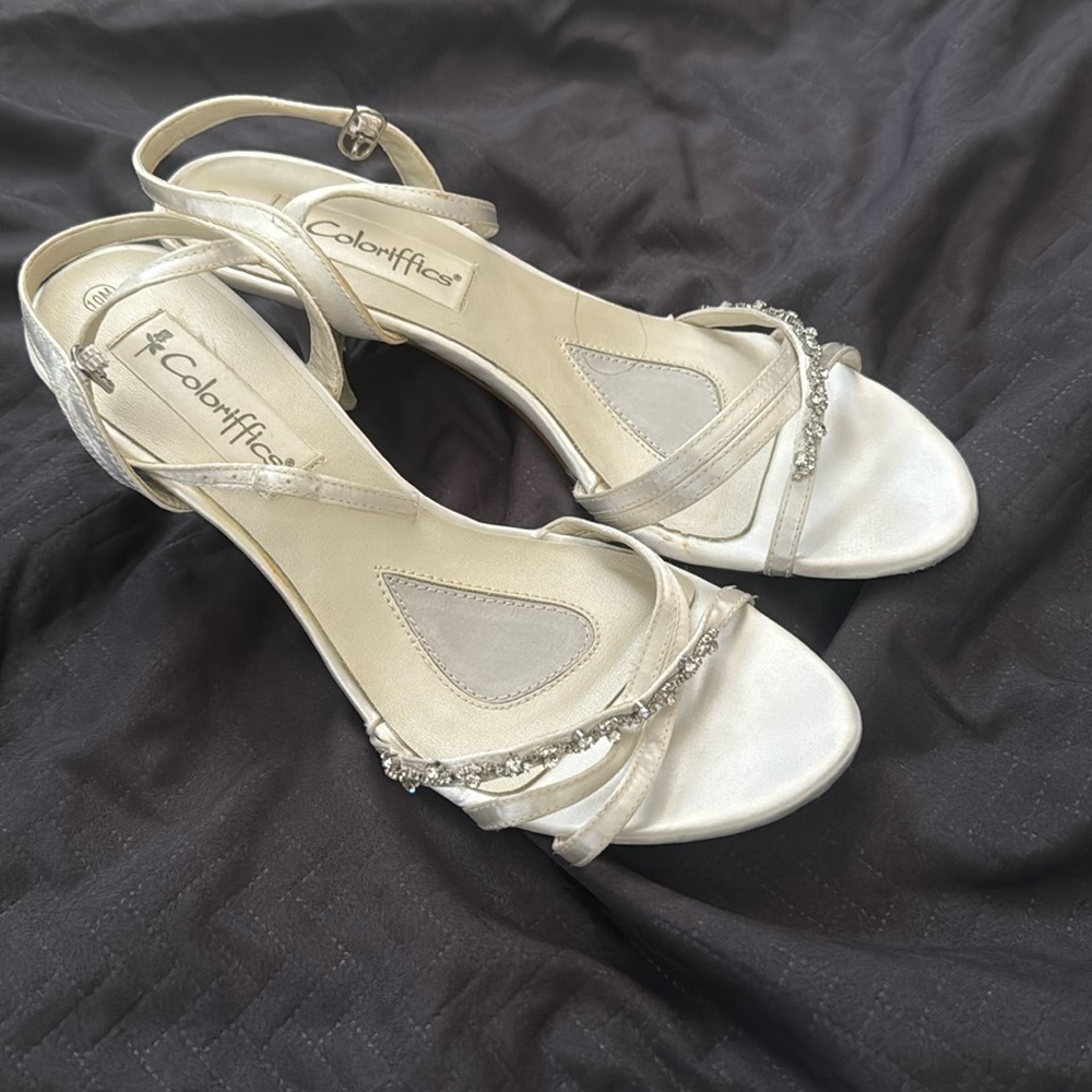 Brand new women’s short heeled Coloriffics dress shoe